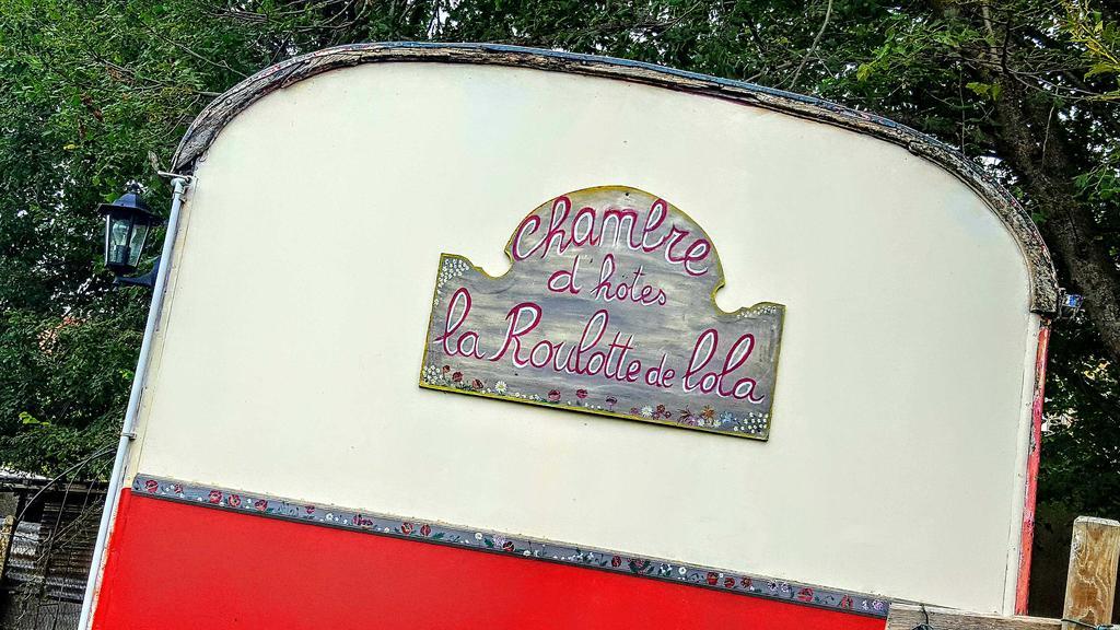 La Roulotte De Lola - Chambre D'Hotes La Celle  Exterior foto
